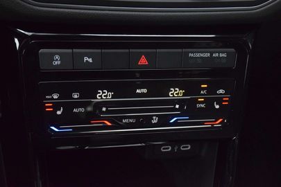 Car image 33