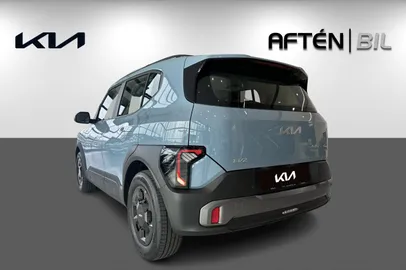 Car image 21