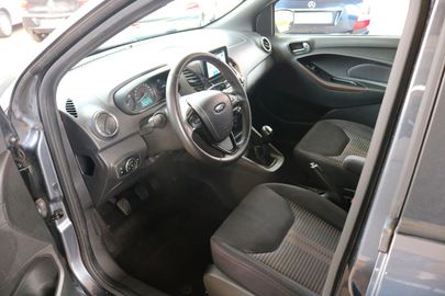 Car image 11