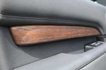 Car image 36