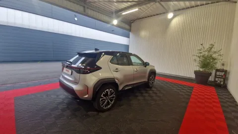 Car image 2