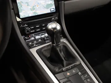 Car image 29