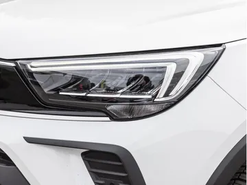 Car image 26
