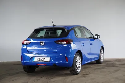 Car image 4