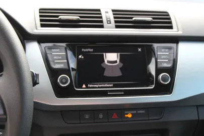 Car image 22