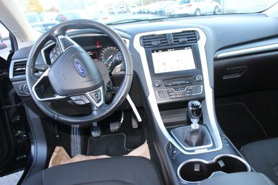 Car image 15