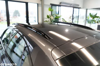 Car image 40