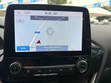 Car image 30