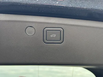 Car image 36