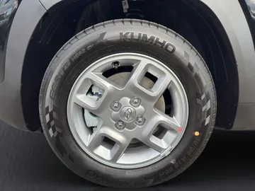 Car image 25