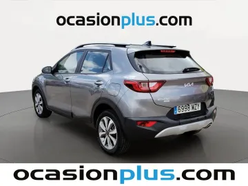 Car image 4