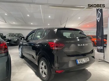Car image 5