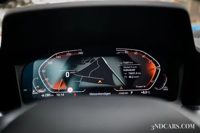 Car image 21