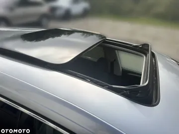 Car image 35