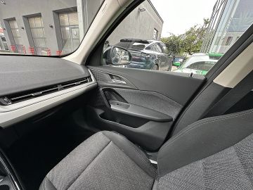 Car image 33