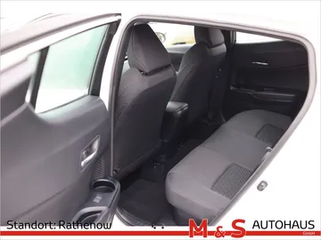 Car image 19