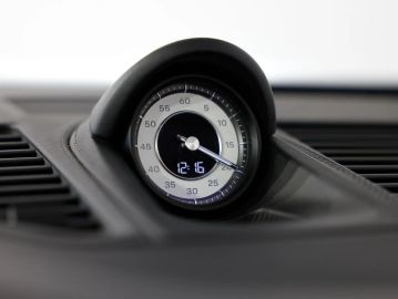 Car image 32