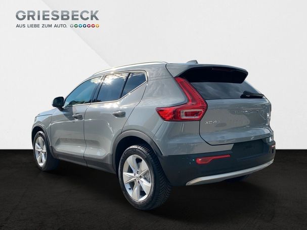 Volvo XC40 T2 Core 95 kW image number 4