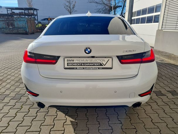 BMW 330i Sport Line 190 kW image number 3