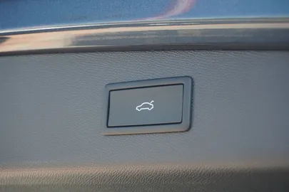 Car image 36