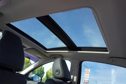 Car image 40