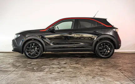 Car image 4