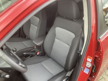 Car image 11