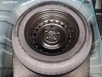 Car image 25