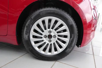 Car image 15