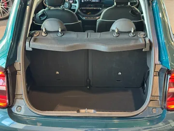 Car image 28