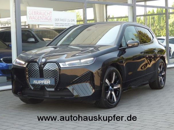 BMW iX xDrive50 385 kW image number 1