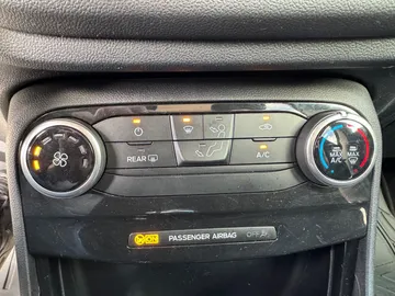 Car image 32