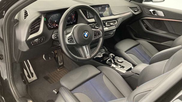 BMW 118i 100 kW image number 23