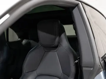 Car image 37