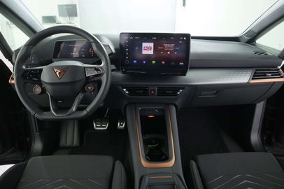 Car image 11