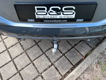 Car image 34