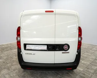 Car image 24