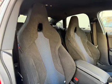 Car image 33