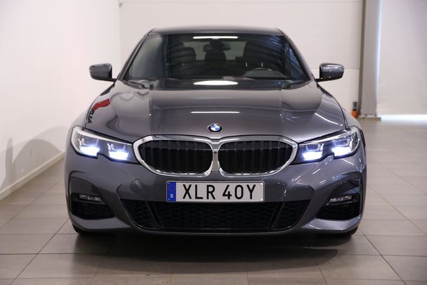 BMW 330e M Sport 216 kW image number 2