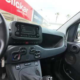 Car image 17