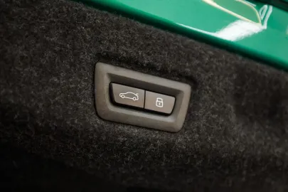 Car image 40