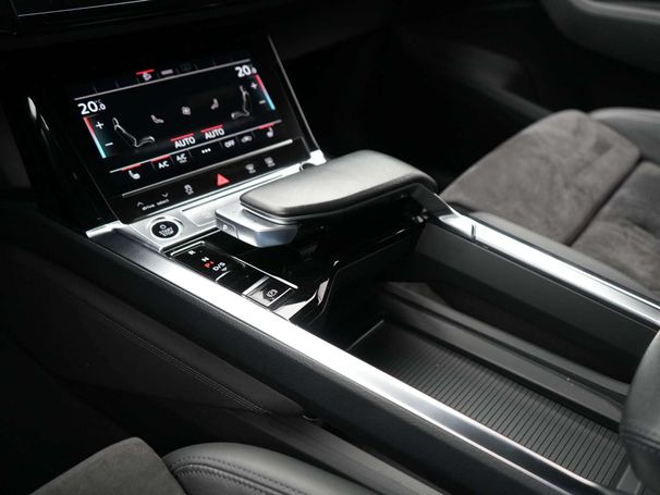 Audi e-tron 55 quattro Sportback Business 300 kW image number 30