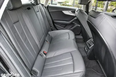 Car image 37