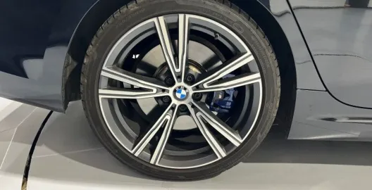 Car image 38