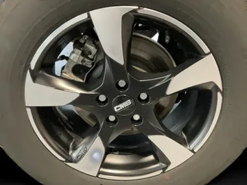 Car image 20