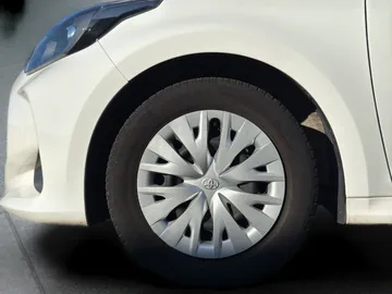 Car image 21