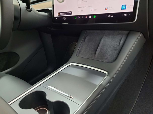 Tesla Model Y Long Range AWD 258 kW image number 28