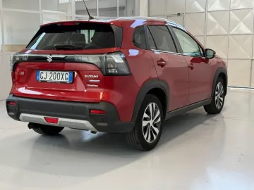 Car image 4
