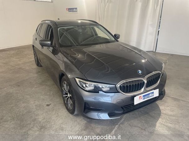 BMW 320d Touring 140 kW image number 2