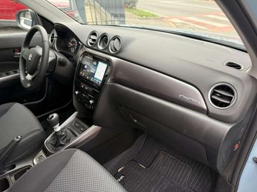 Car image 12